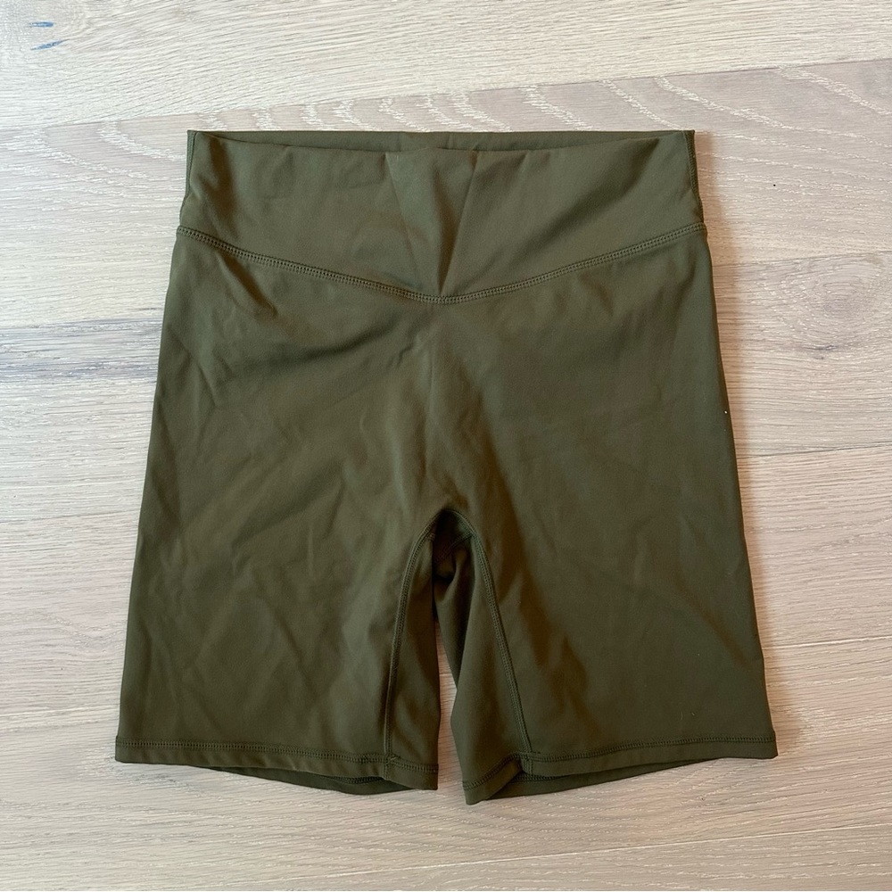 Vitality/Balance Athletica Size Medium Cloud Rider Short in Willow color way